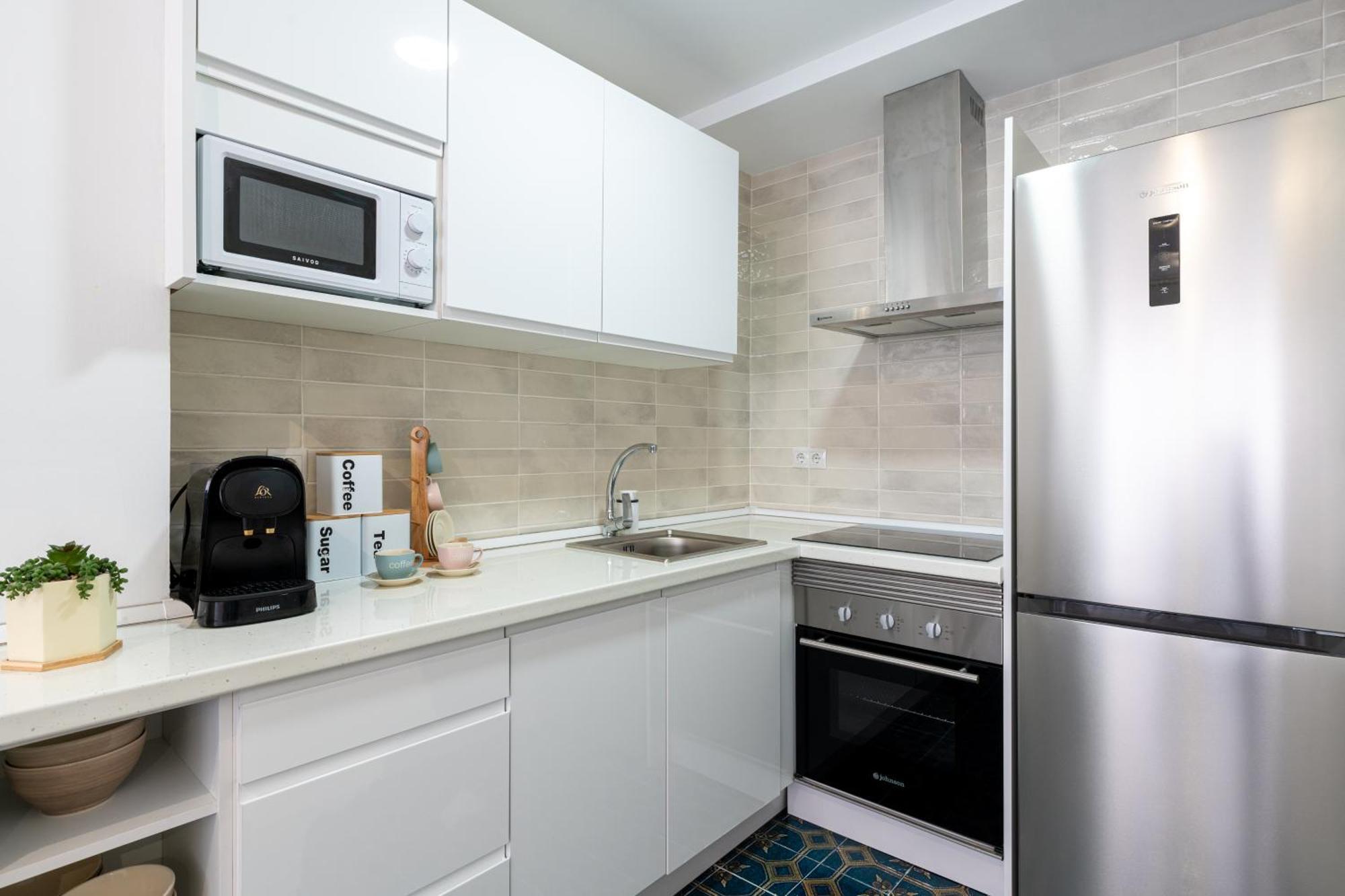 Piso Elegante Y Nuevo De 3 Habitaciones Y 2 Banos إشبيلية المظهر الخارجي الصورة