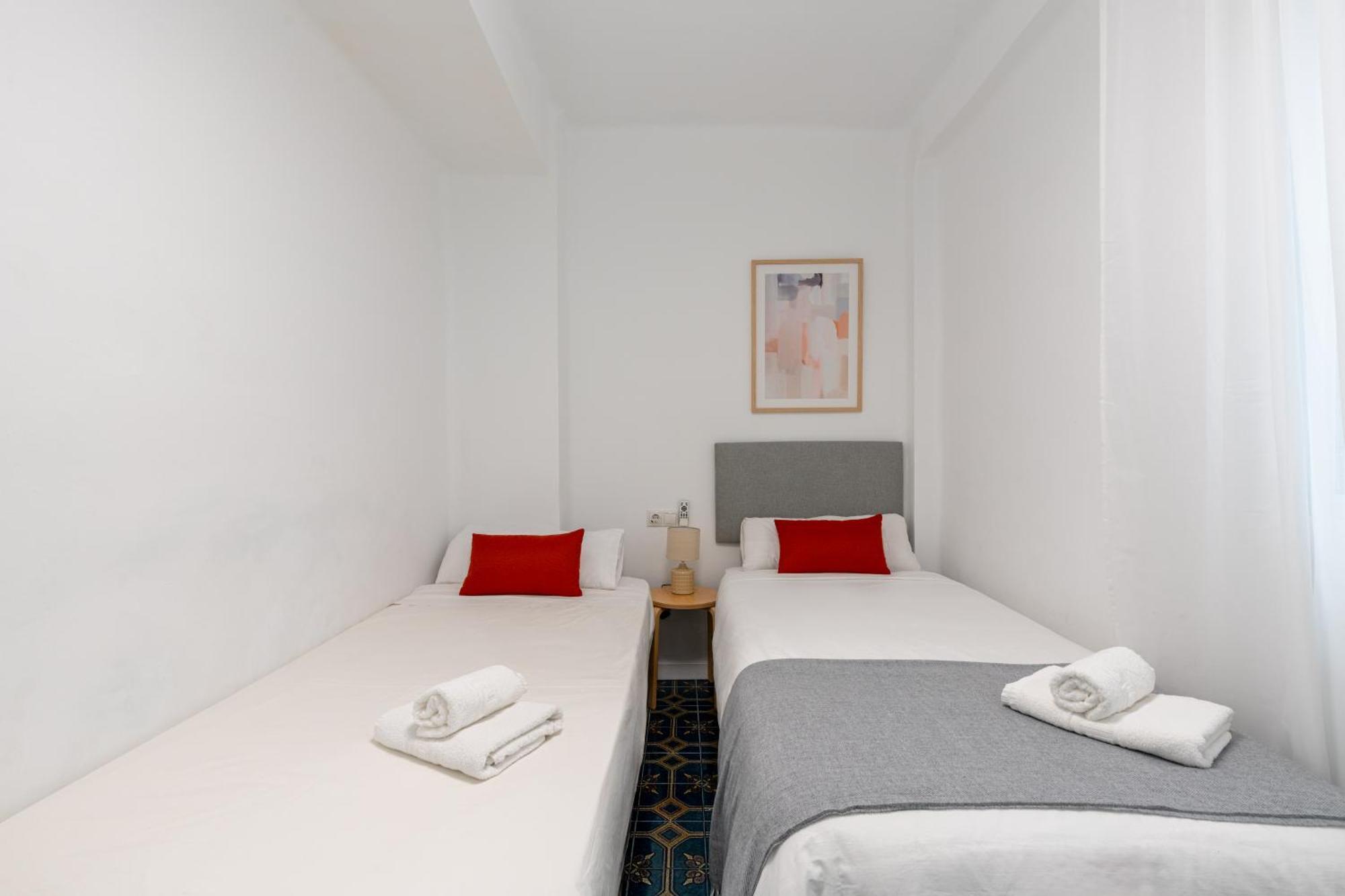 Piso Elegante Y Nuevo De 3 Habitaciones Y 2 Banos إشبيلية المظهر الخارجي الصورة