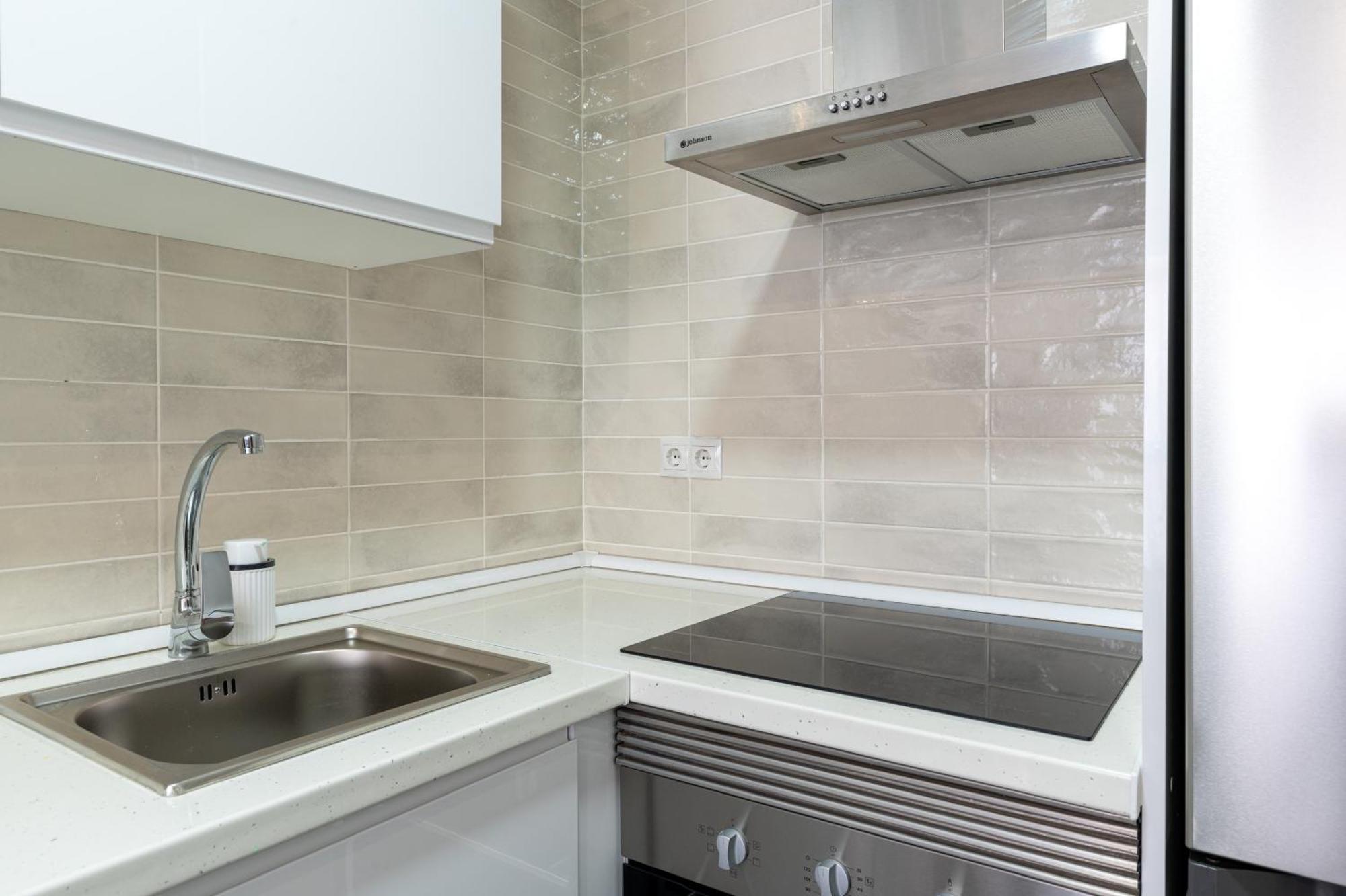 Piso Elegante Y Nuevo De 3 Habitaciones Y 2 Banos إشبيلية المظهر الخارجي الصورة
