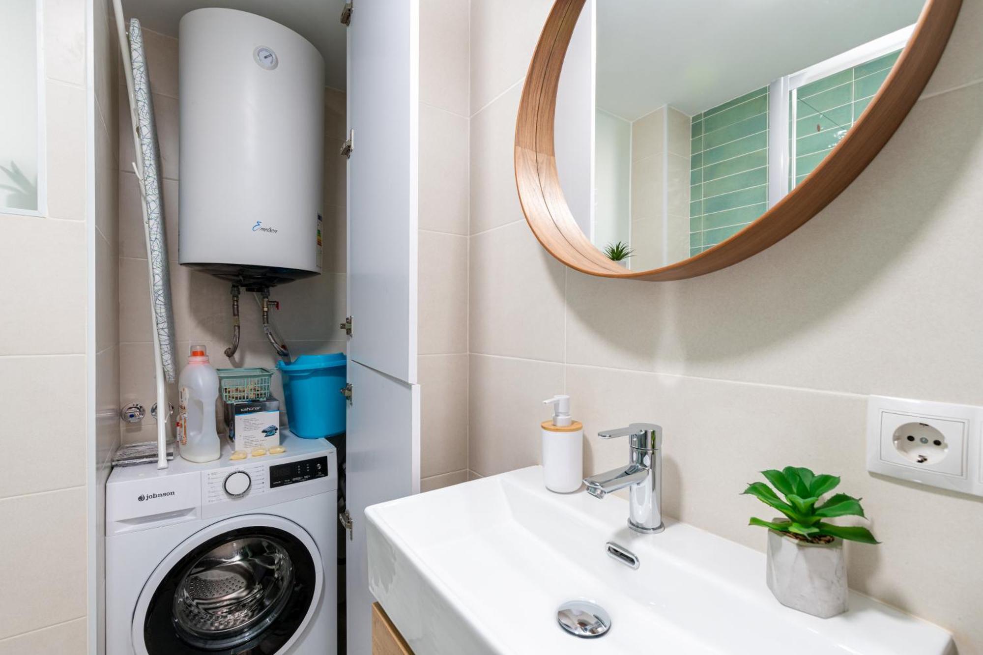 Piso Elegante Y Nuevo De 3 Habitaciones Y 2 Banos إشبيلية المظهر الخارجي الصورة