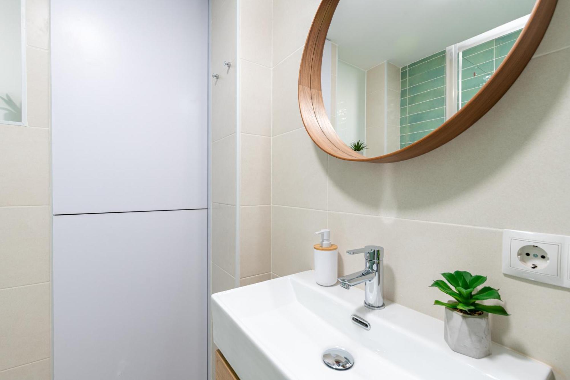 Piso Elegante Y Nuevo De 3 Habitaciones Y 2 Banos إشبيلية المظهر الخارجي الصورة